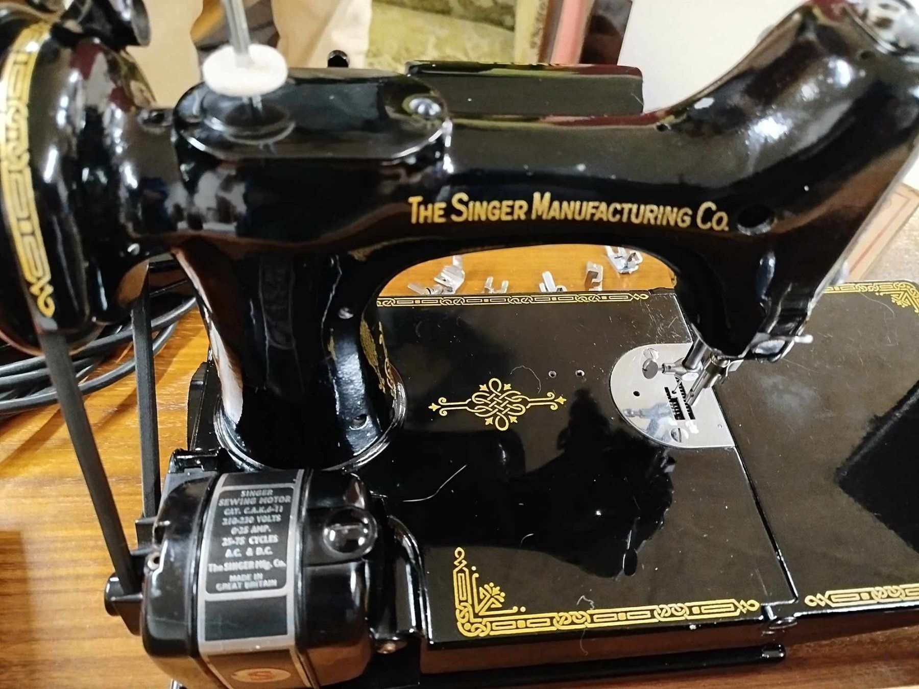 Singer Macchine da cucire: Machine à coudre (nr 9 ) – Usato da La Chaux-de-Fonds venduto da Emmaus2300CDF 3
