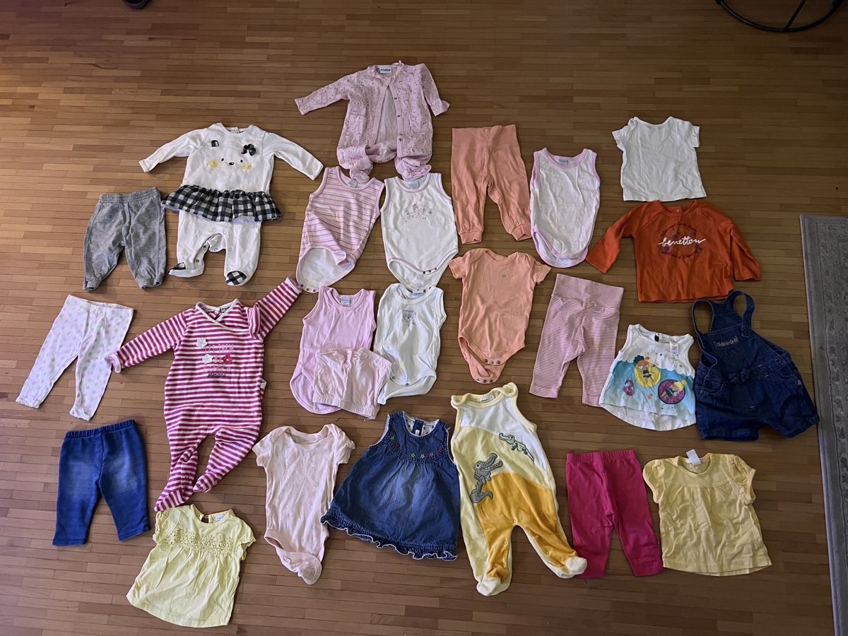 Ensembles coordonnés: Mädchen Kleider Grösse 62 Packet 2 – D'occasion à Rümlang par rue_flohmi