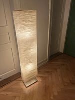 Rechteckige Stehlampe, Modern