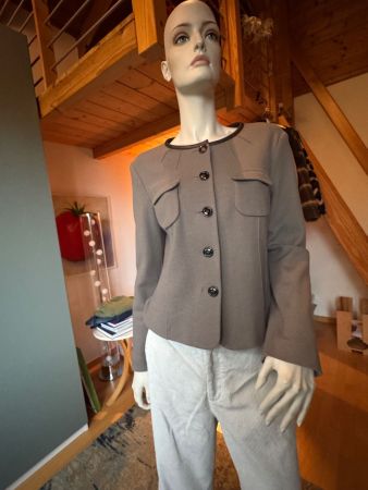 Elegante Marc Cain Kurzjacke, Gr. 38 (N4), top!