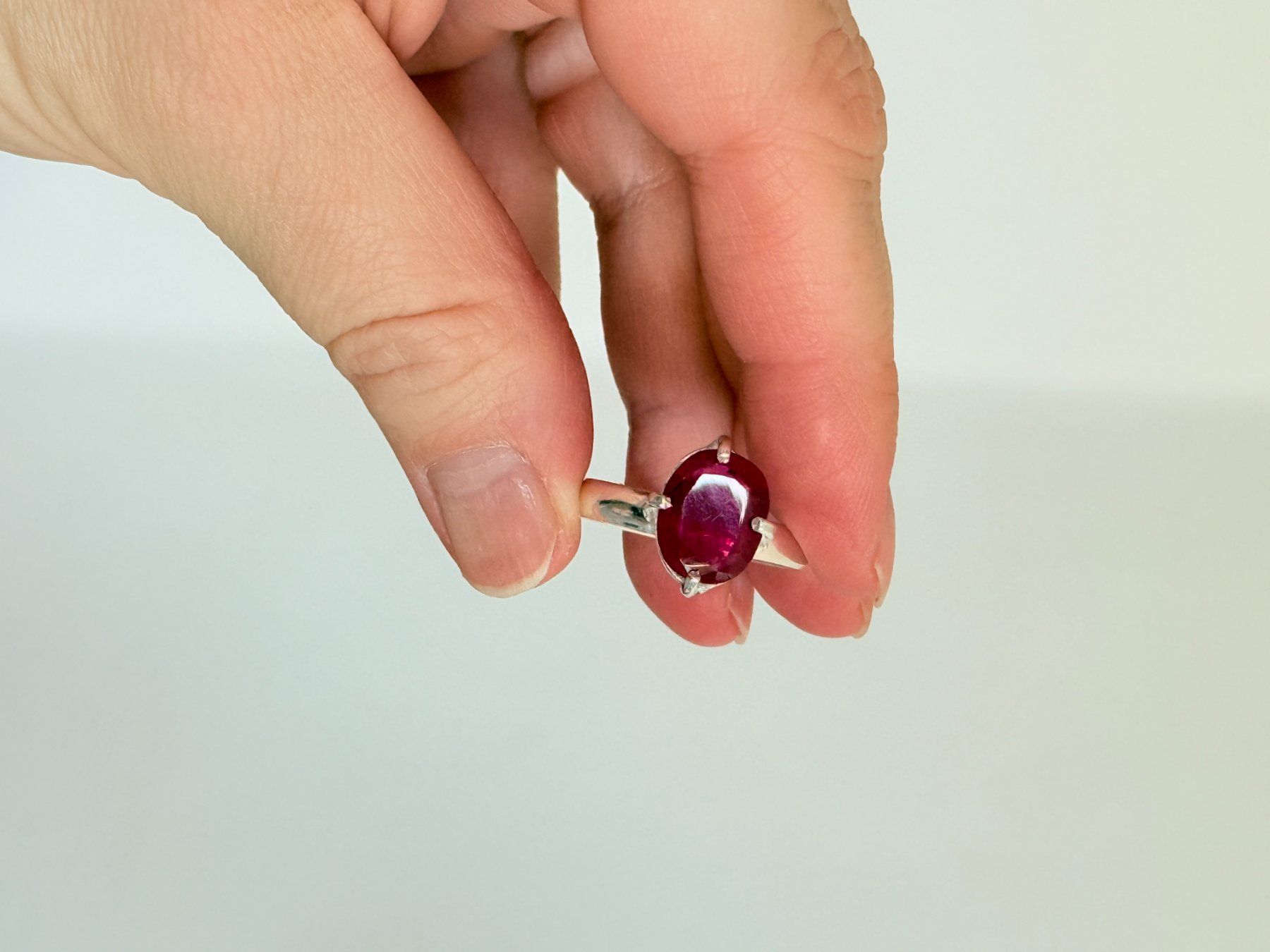 Ringe: 5.75 Ct Oval Gemstone 62,5MM RING with certificate – Neu und originalverpackt aus Genève von AWWA 5