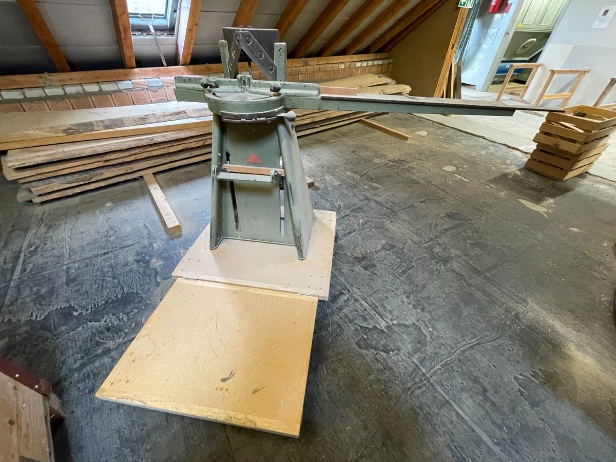 Tutte le macchine: Gehrungsstanze – Usato da Zell ZH venduto da pfi8487