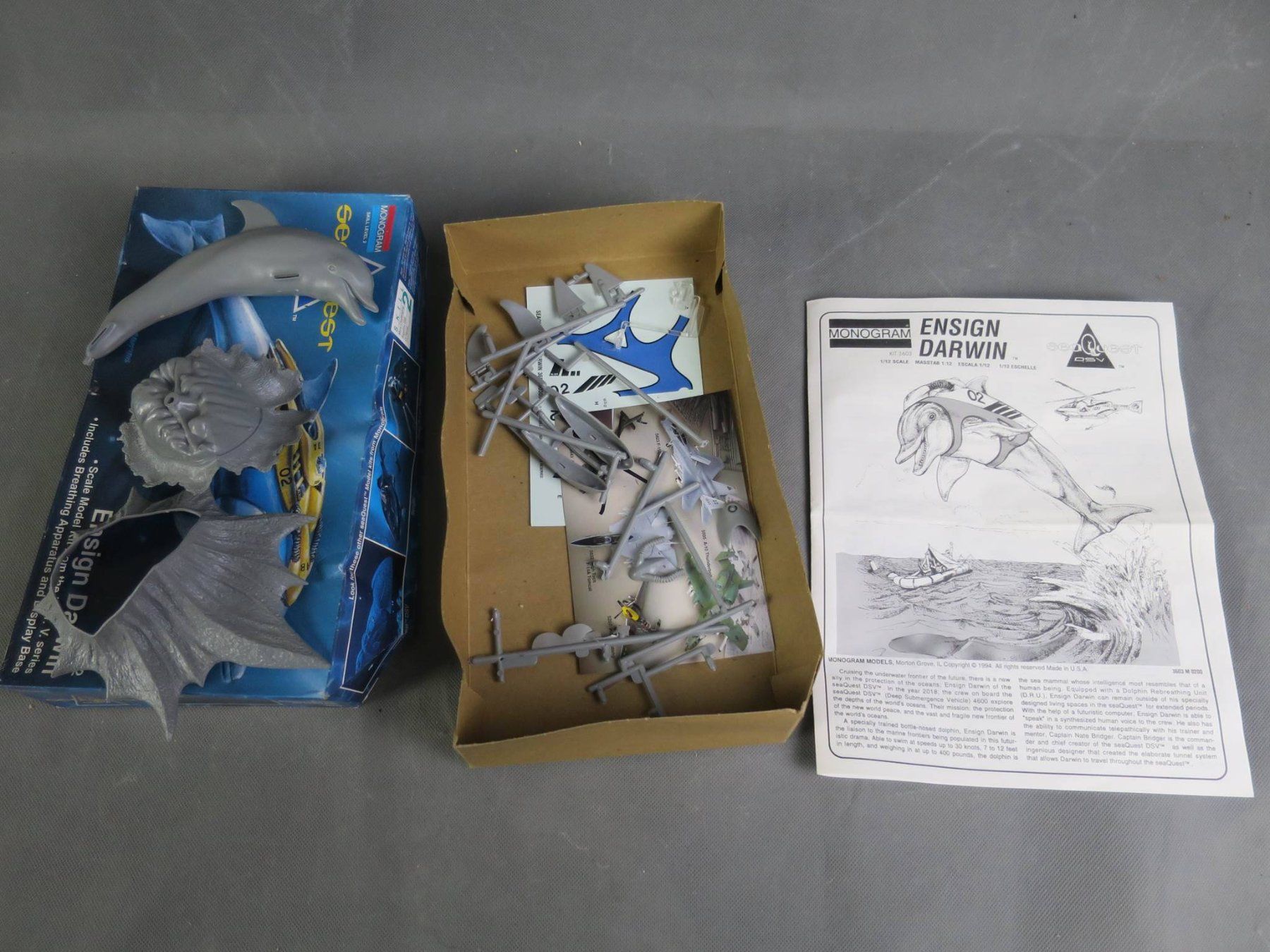 Modellbausätze & Standmodelle: SeaQuest DSV Ensign Darwin 1:12 Scale Dolphin Model Kit – Gebraucht aus Zürich von  4