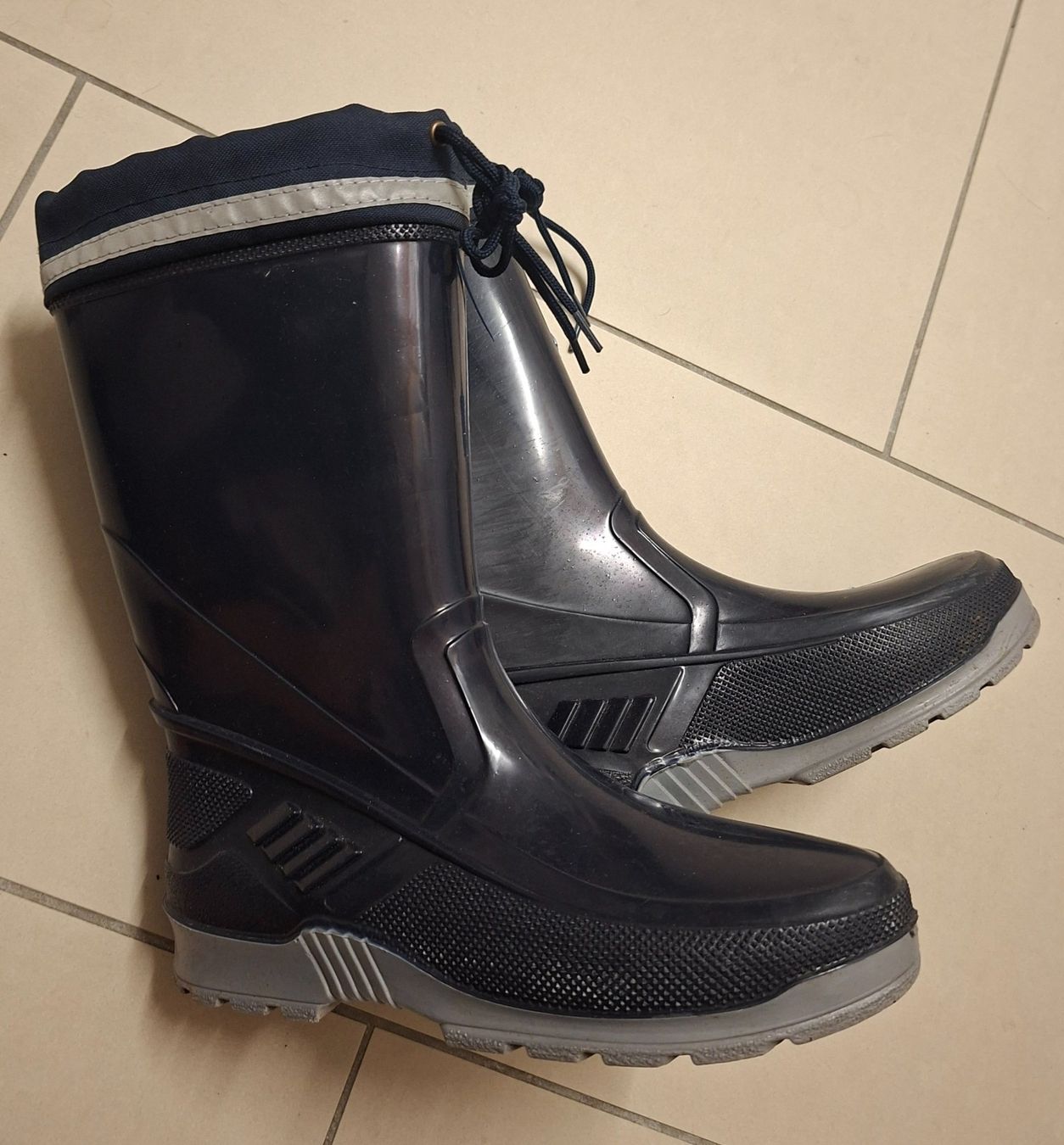 Scarpe per ragazzi: Gummistiefel Gr. 37 – Usato da Niederweningen venduto da -SecondHand- 1