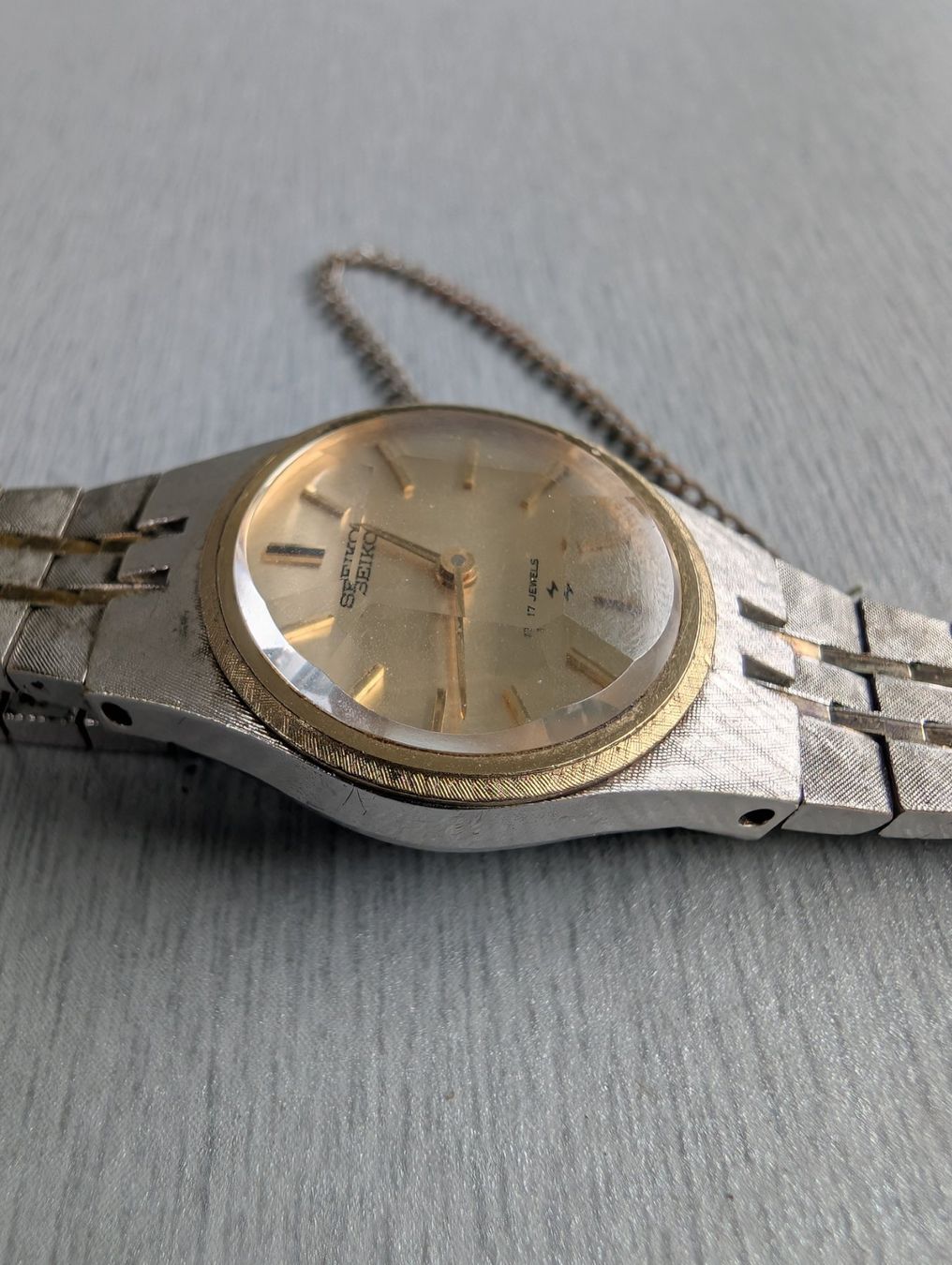 Seiko Montres: Seiko Handaufzug – Défectueux à Bellinzona par nae_m2nr 2