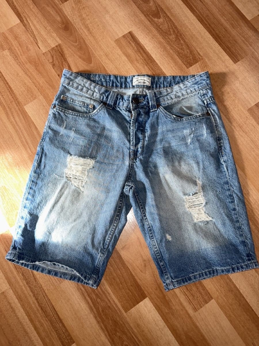 Jeans: ONLY & SONS Kurze Hosen Gr. Waist 32 – Usato da Heiden venduto da fam_797q