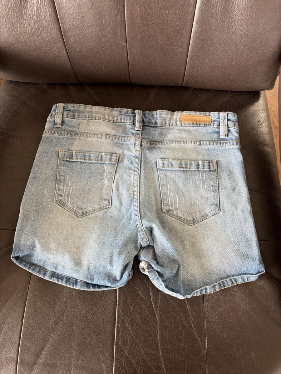 Hosen: Jeansshorts Damen hellblau Gröss s – Gebraucht aus Opfershofen TG von dan_nxk8 1