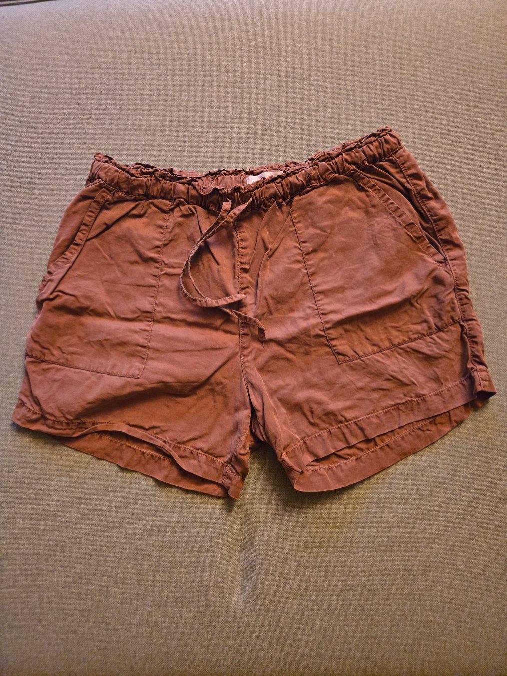 Twothirds Pantaloni: Kurze Hose von Twothirds – Usato da Volketswil venduto da ank_68mh