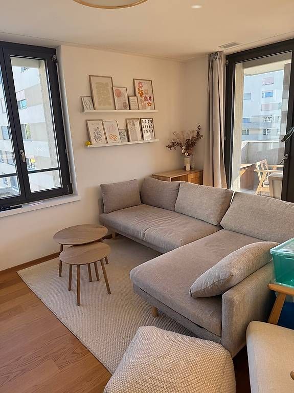 Divani: Sofa mit Chaiselongue (hellgrau) – Usato da Zürich venduto da debbydschii