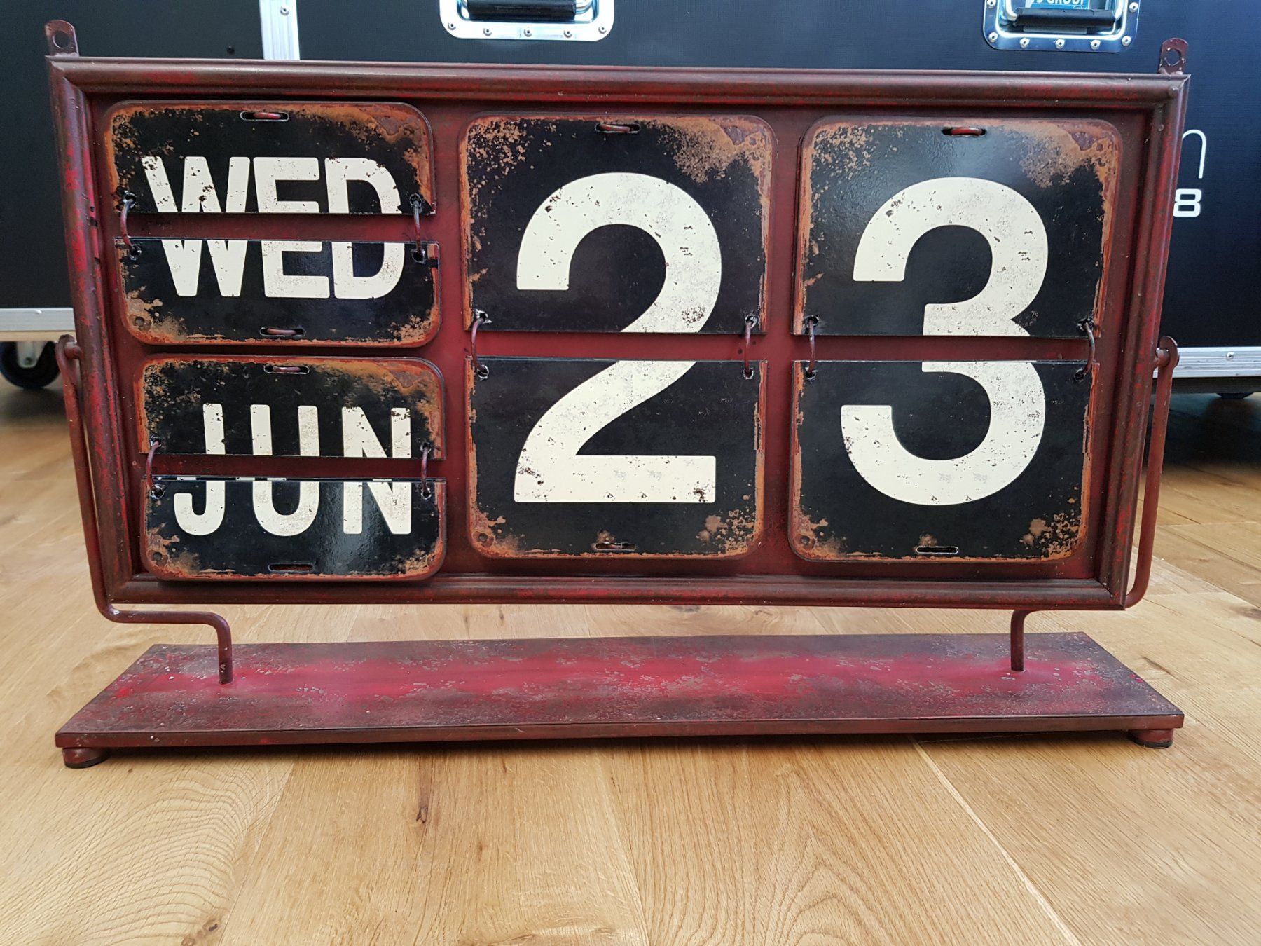Calendari: Ewiger Kalender aus Metall – Usato da Büron venduto da preact 1