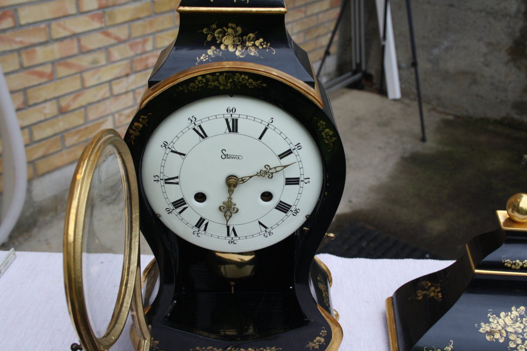 Orologi da terra & Orologi da parete: PENDULE  PENDELUHR NEUENBURGER UHR – Usato da Wauwil venduto da Pneuedy 7
