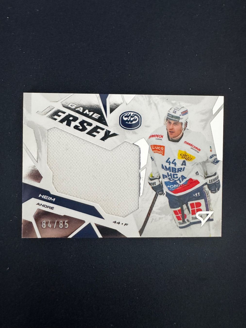 Sportzoo Carte collezionabili: Game Jersey HCAP Heim 84/85 – Usato da Estavayer-le-Lac venduto da fav_7cfn