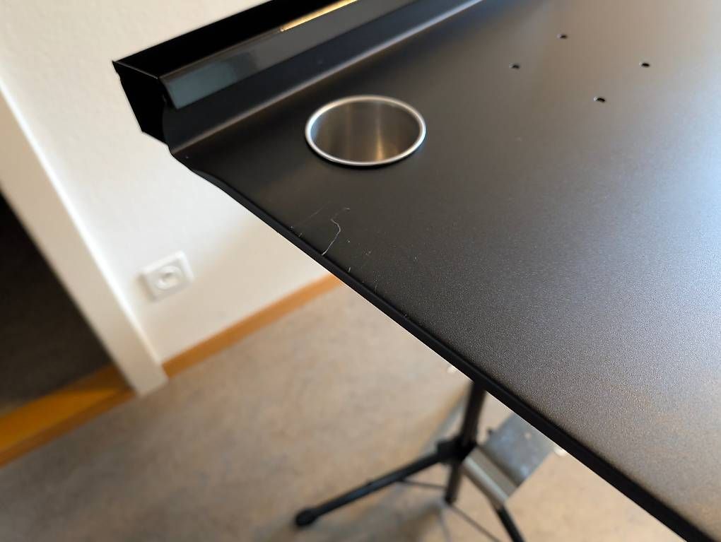 Tavoli: Tätowier Tattoo Tisch Cocosity – Usato da Goldach venduto da Artur.D.Frick 4