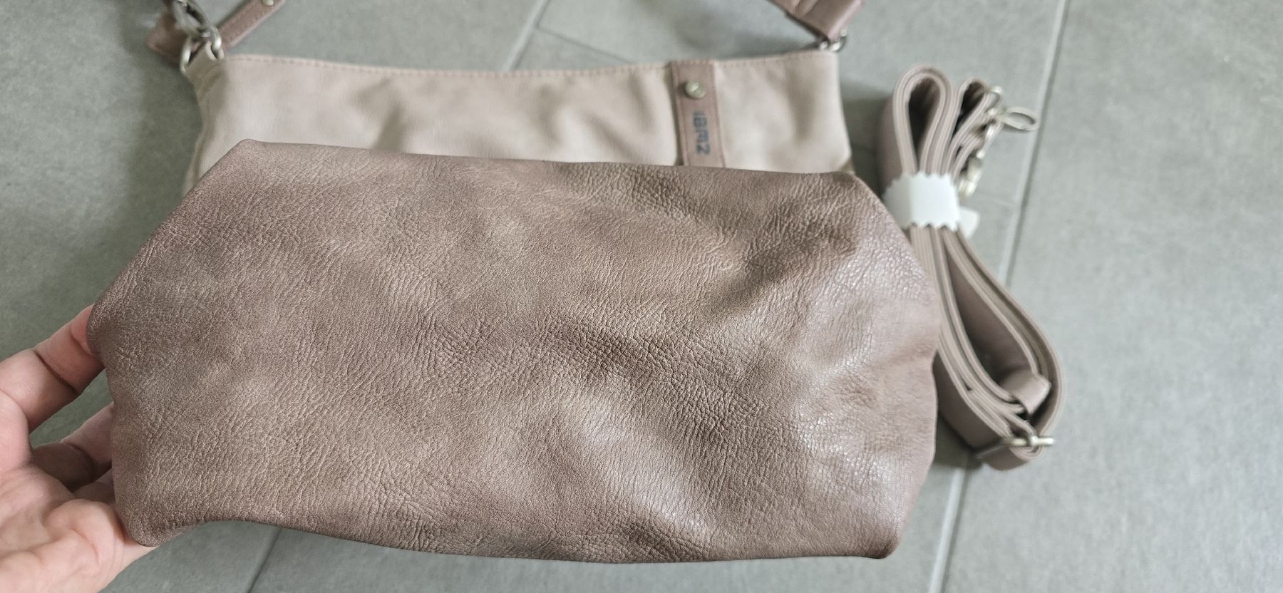 Zwei Borse da donna: Zwei Ledertasche beige, rosé neuwertig – Nuovo (secondo la descrizione) da Rheinau venduto da inStyleSg 1