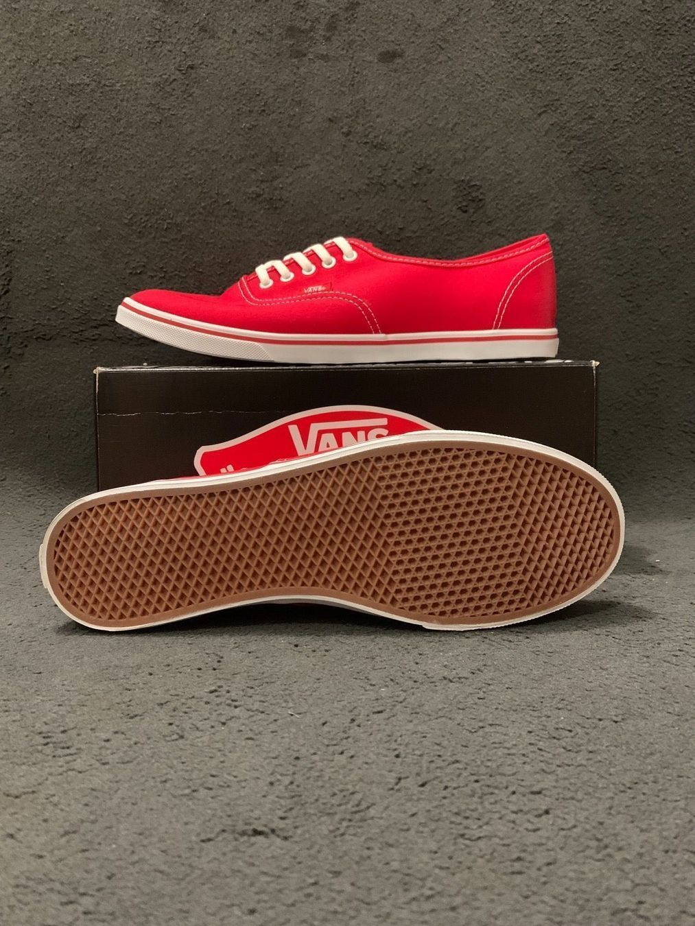 Vans Scarpe da uomo: Vans Lo Pro Red/White, Grösse EU 41 – Nuovo e nell'imballaggio originale da Zürich venduto da LIQUIDATOR.CP 1