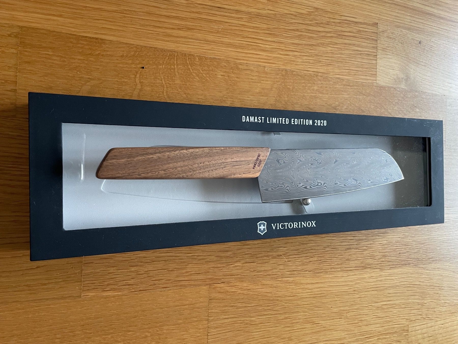 Victorinox Coltelli da cucina: Victorinox Damast – Nuovo e nell'imballaggio originale da Luzern venduto da oceanbeach 2