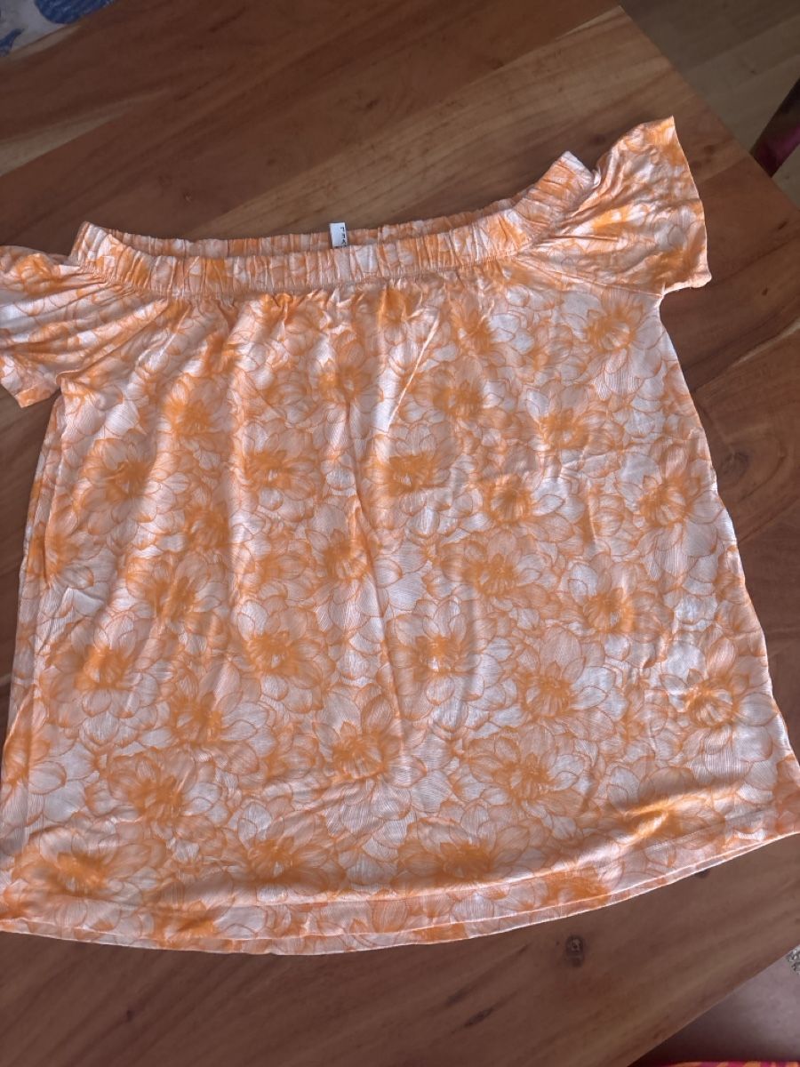 T-shirts: Sublevel Oberteil Damen Grösse XL – D'occasion à Oberembrach par cla_xrg8