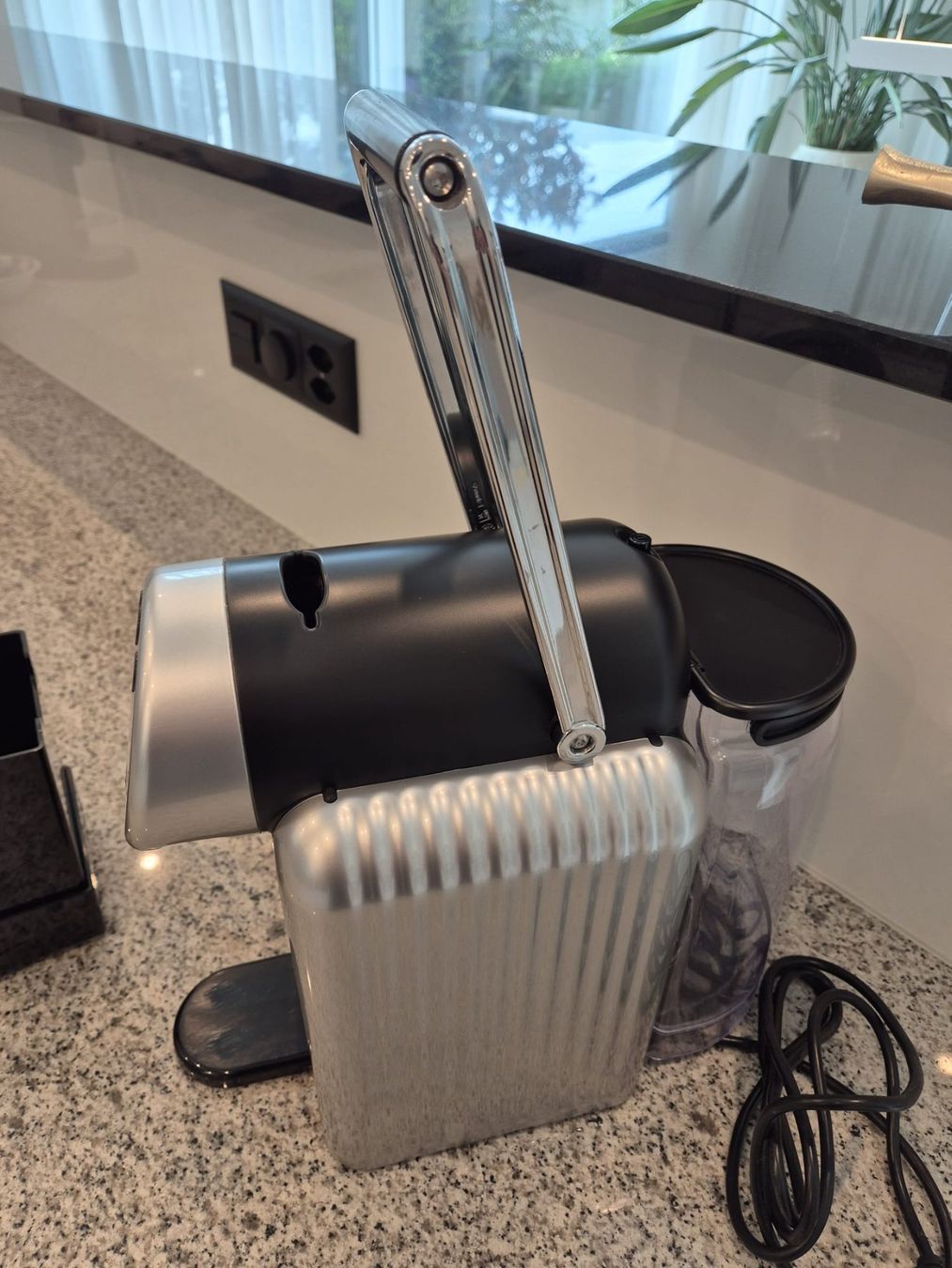 Nespresso Kaffeemaschinen & Espressomaschinen: NESPRESSO  Zenius ZN100 Pro – Gebraucht aus baar von Autumvibes 3