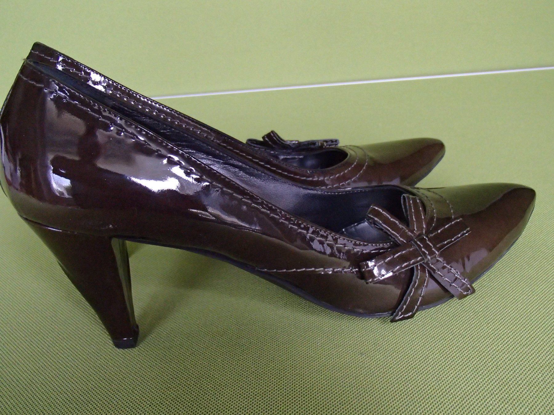 Navyboot Chaussures femmes: neue NAVYBOOT Lack Leder Pumps Gr. 40 – Neuf avec emballage d'origine à Schöfflisdorf par pullux 2