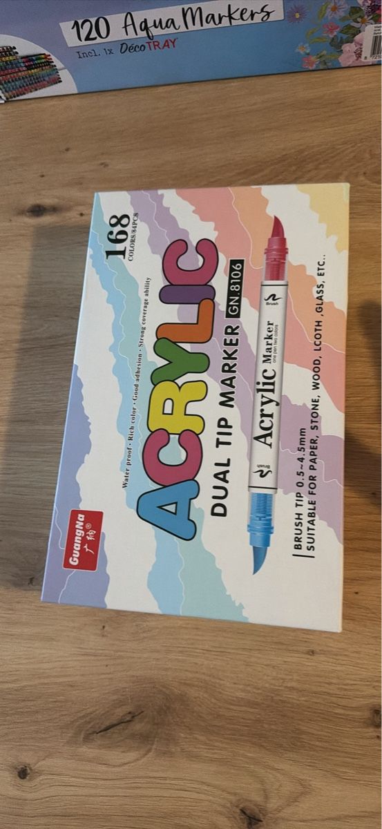 Stifte & Marker: Feutre acrylique  – Gebraucht aus Granges-paccot von lau_9z8q
