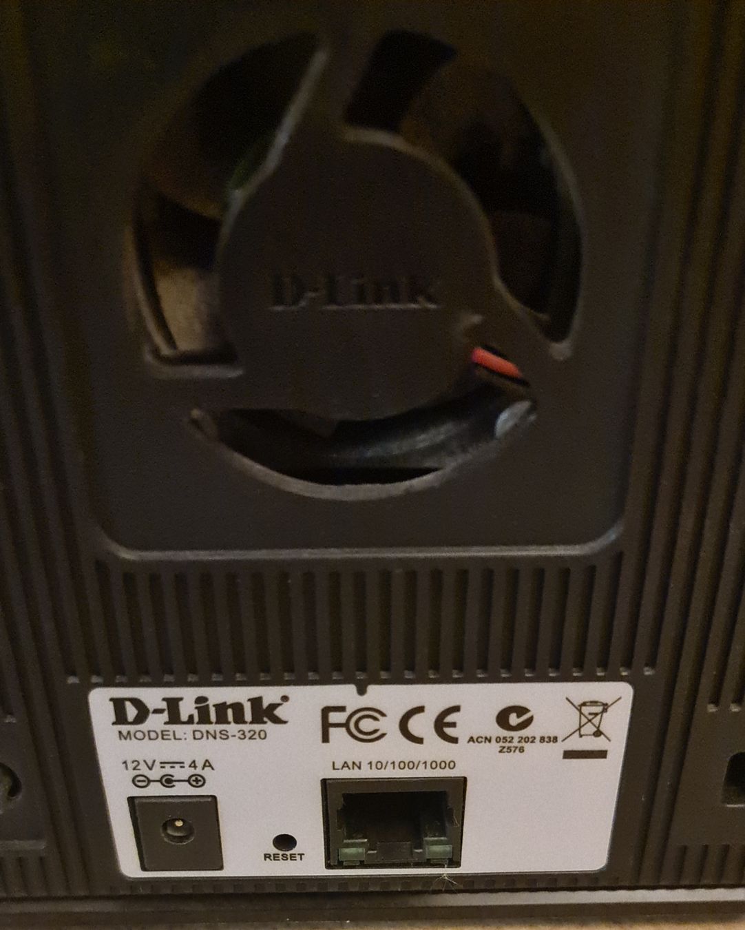 Server: ShareCenter D-Link DNS-320 – Usato da Seengen venduto da Fb0 2