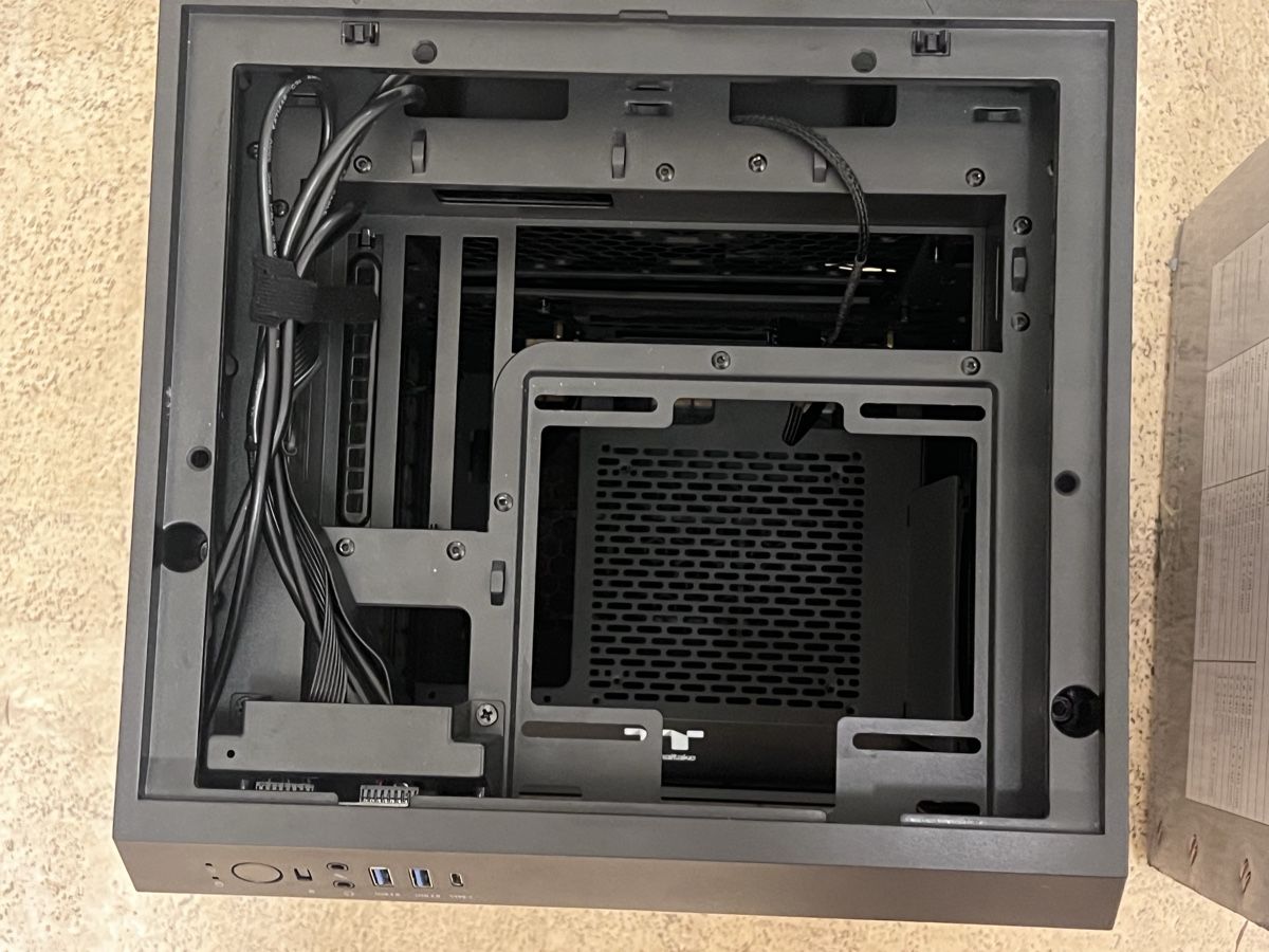 Thermaltake Custodie: Thermaltake The Tower 200 PC Gehäuse – Usato da Wädenswil venduto da dai_2bcv 2