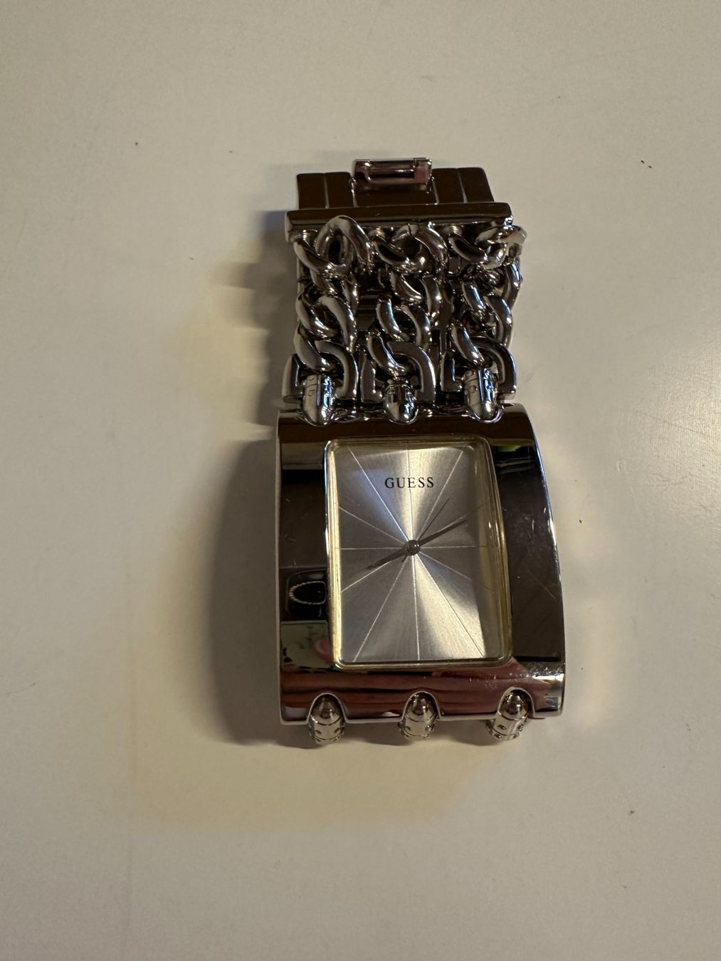 Guess Uhren: Damenuhr von Guess – Gebraucht aus Urdorf von Erika666