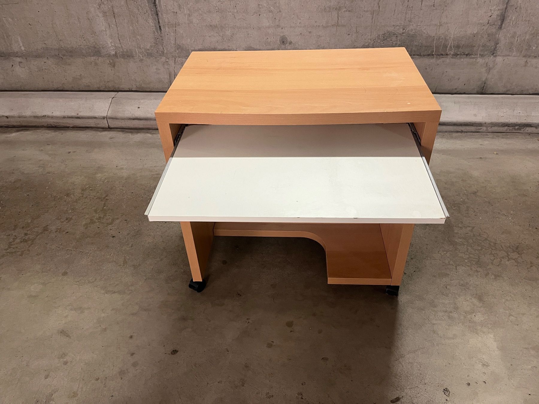 Tables: Computertisch Computer table – D'occasion à Schwyz par STANSFI