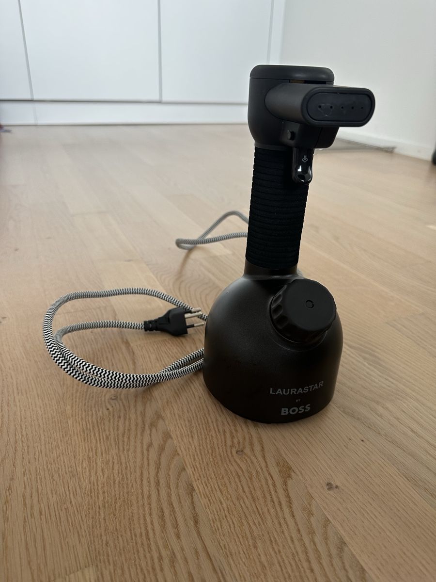 Pulitori a vapore: Laurastar Iggi Steamer – Usato da Ostermundigen venduto da jurz 1