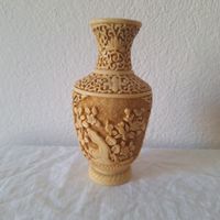 Versand möglich! Geschnitzte Vase, asiatisch, mit Schrift