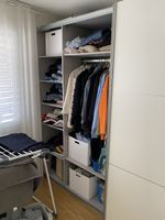 Kleiderschrank mit Schiebentüren