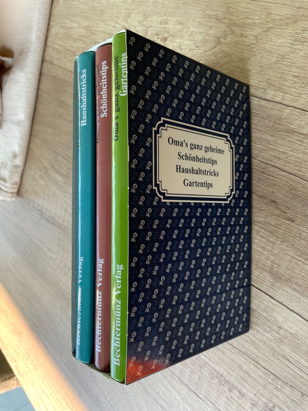 Libri: Oma‘s ganz geheime Tips – Usato da Schübelbach venduto da S1CH 1