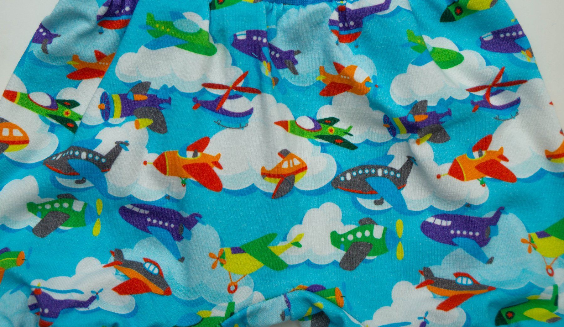 Pantaloni: Kurze Pumphose mit Flugzeug Gr.68/74 - NEU – Nuovo e nell'imballaggio originale da Zürich venduto da sambaum 2