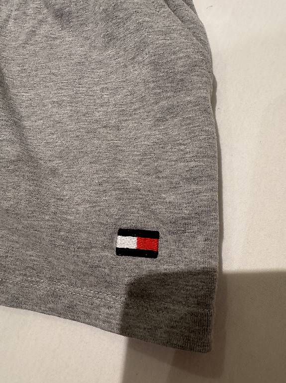 Pantaloni: Tommy Hilfiger Shorts – Usato da Wettswil venduto da mia_ql62 1