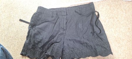 Schöne Sommer Leinen Shorts von Ann Taylor, Grösse 6, Schwar