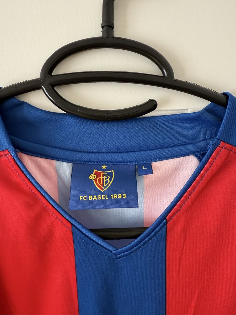 FC Basel Canottiere & Pantaloni: Fc Basel Trikot 50 Goeldi L – Usato da Basel venduto da momo.st 2
