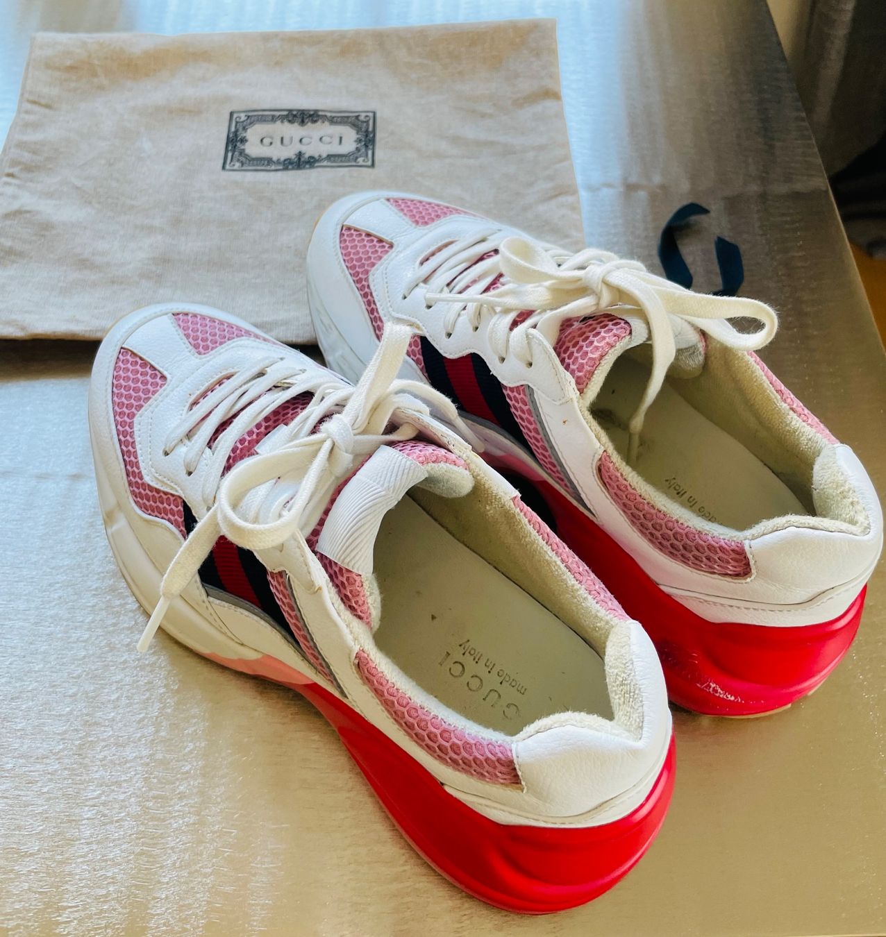 Gucci Chaussures femmes: Gucci Sneaker Damen Gr. 36 – D'occasion à St. Gallen par Bt5 3