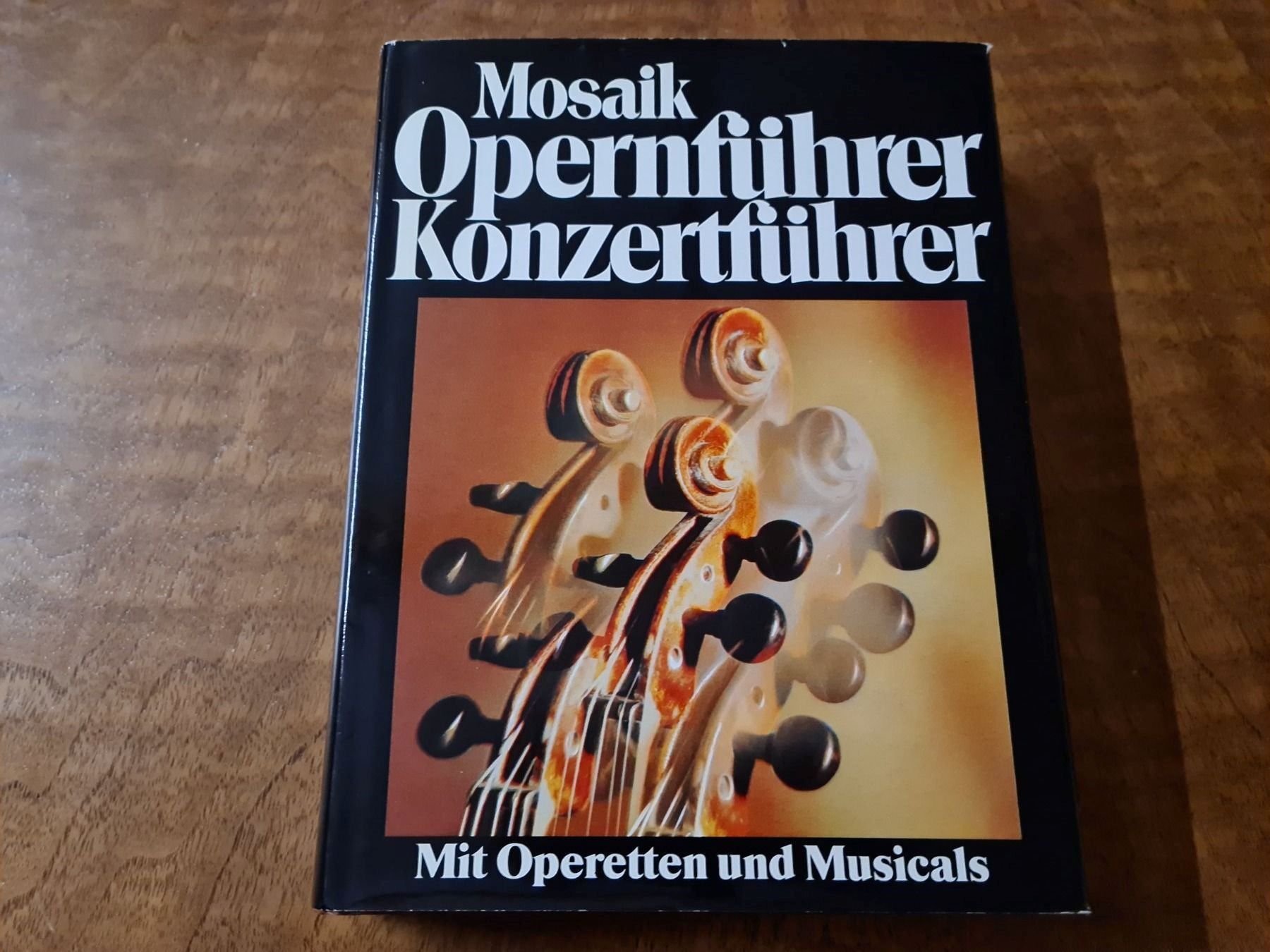 Libri: Mosaik Opernführer Konzertführer – Usato da Erstfeld venduto da Uhu1980