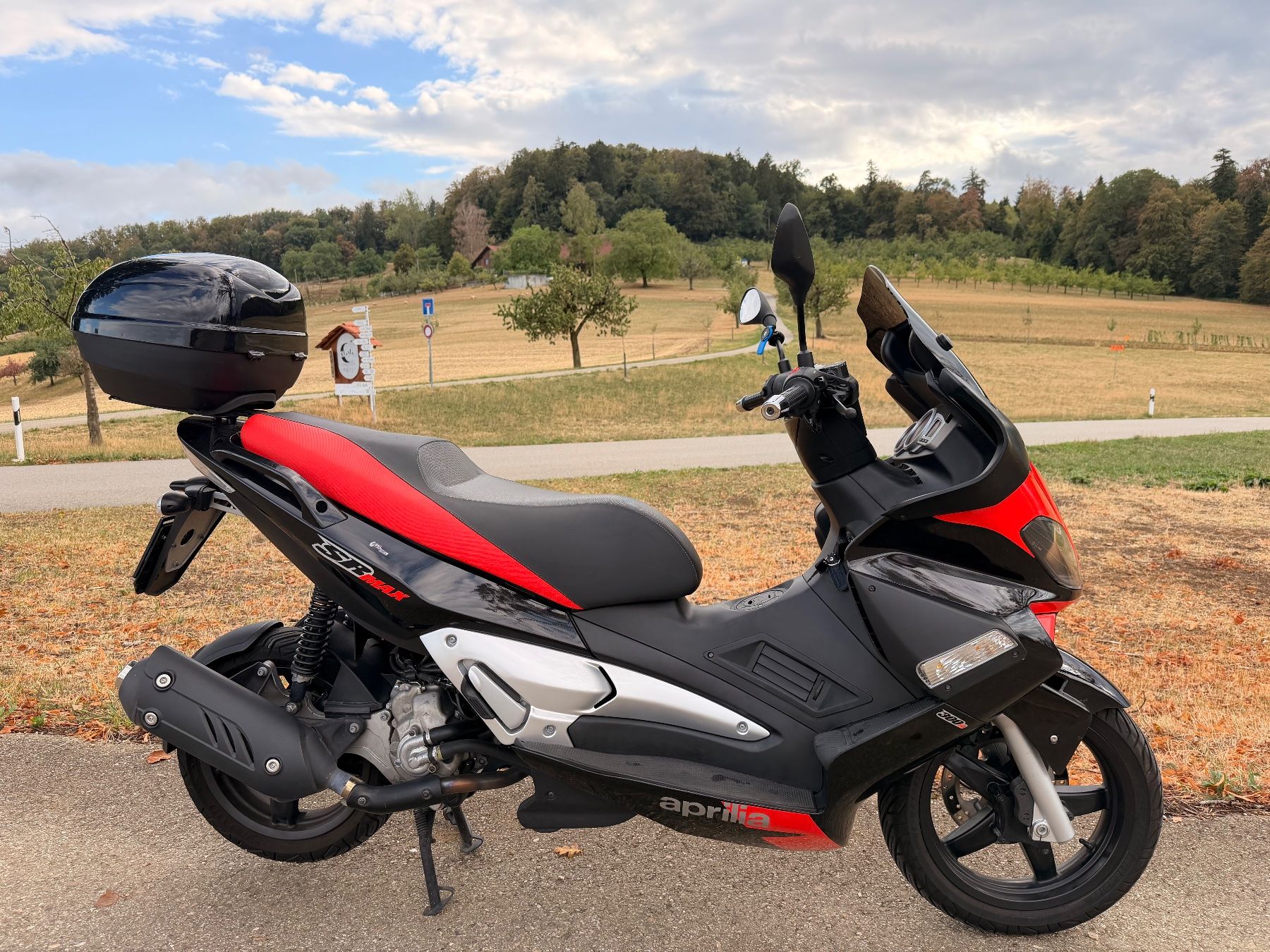 Aprilia Scooters: Aprillia SR Max 300 Top Preis – D'occasion à lampenberg par Shortino 1