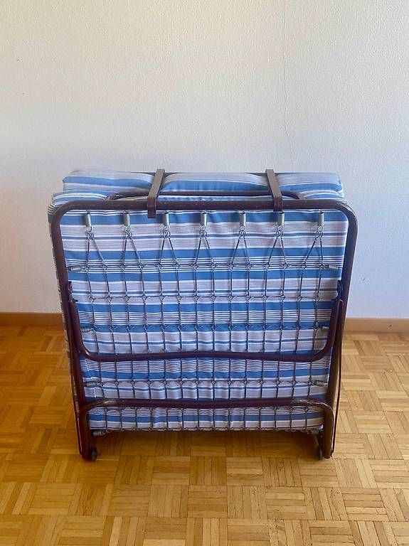Letti: Lit pliant avec matelas idéal pour invités – Usato da Pully venduto da K_Kuhn