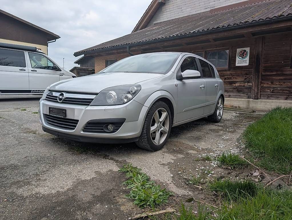 Opel Automobili: Opel Astra H – Usato da Luzern venduto da Don_Kuttron 3