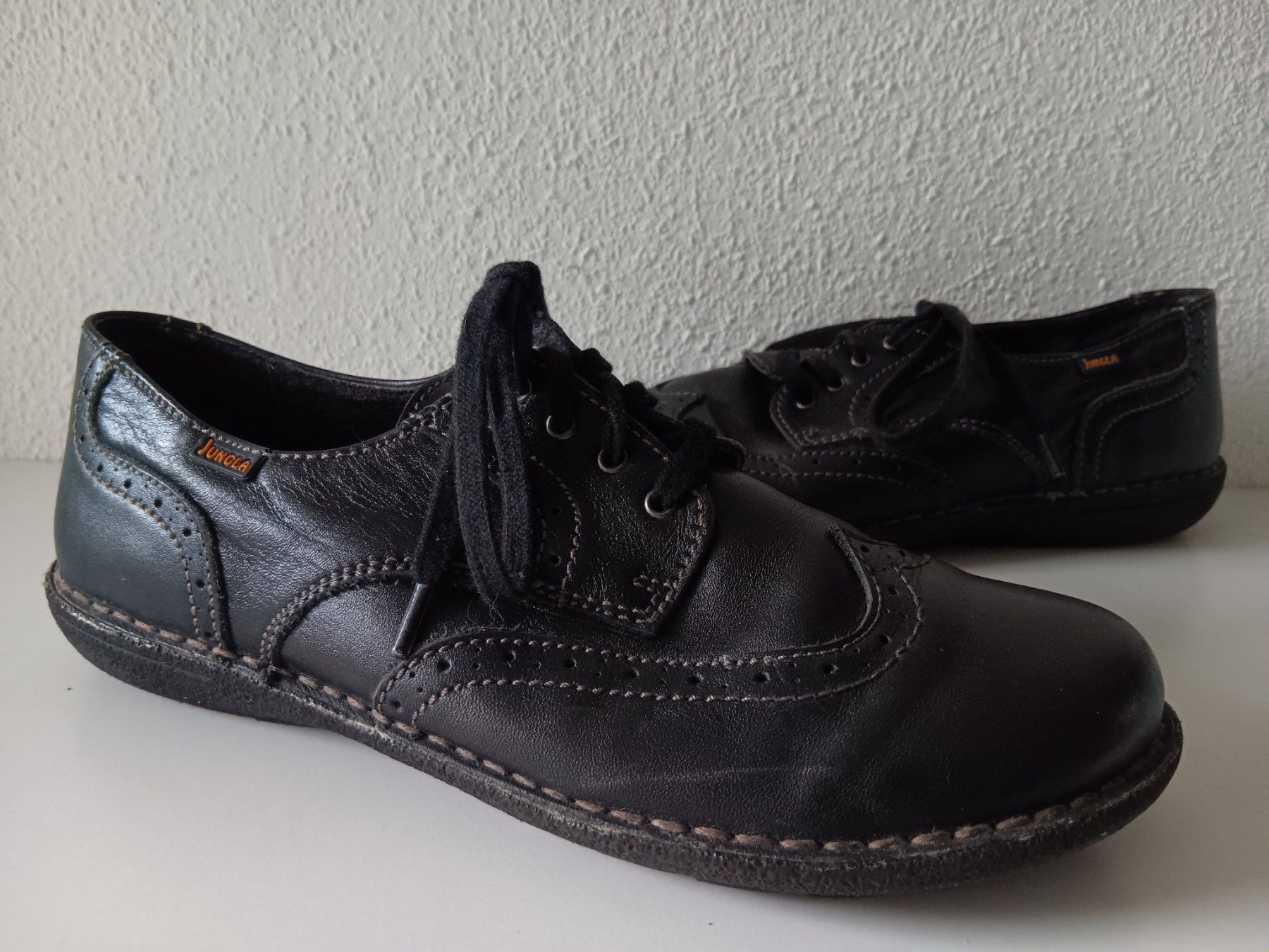 Scarpe da uomo: JUNGLA Chaussures / Schuhe pointure / Nummer 40 – Usato da Cossonay-ville venduto da Super-Price-Quality