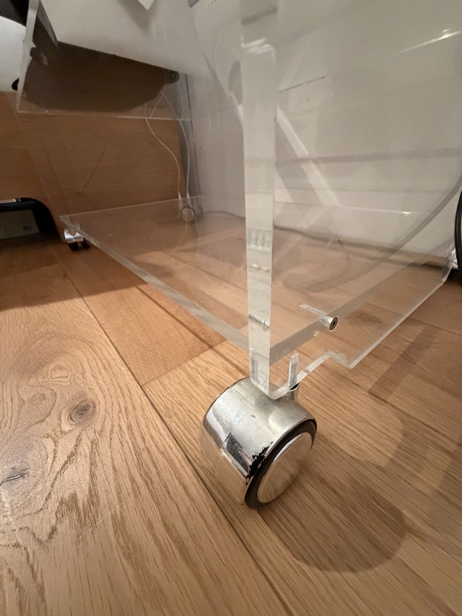 Pfister Banconi: Plexiglasbeistelltisch – Usato da Oberwil b. Zug venduto da hallihallo12 2