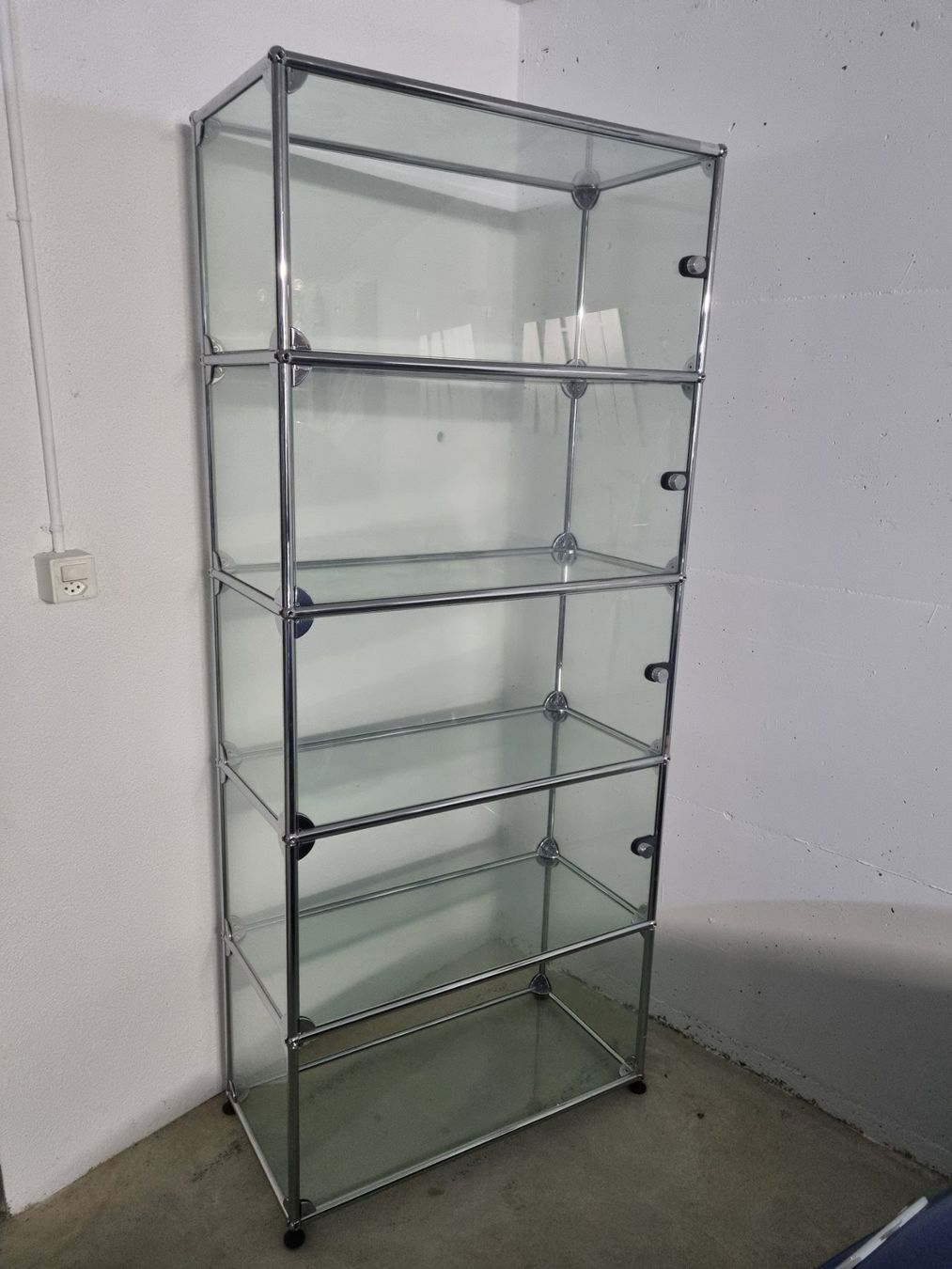 Vetrine: usm Glasvitrine – Usato da Arni BE venduto da bomba15