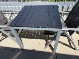 Gartentisch aus Polywood und Aluminium