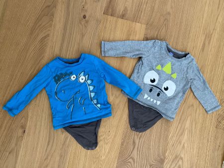 2x lustiger Body / Bodylangarmshirt 62