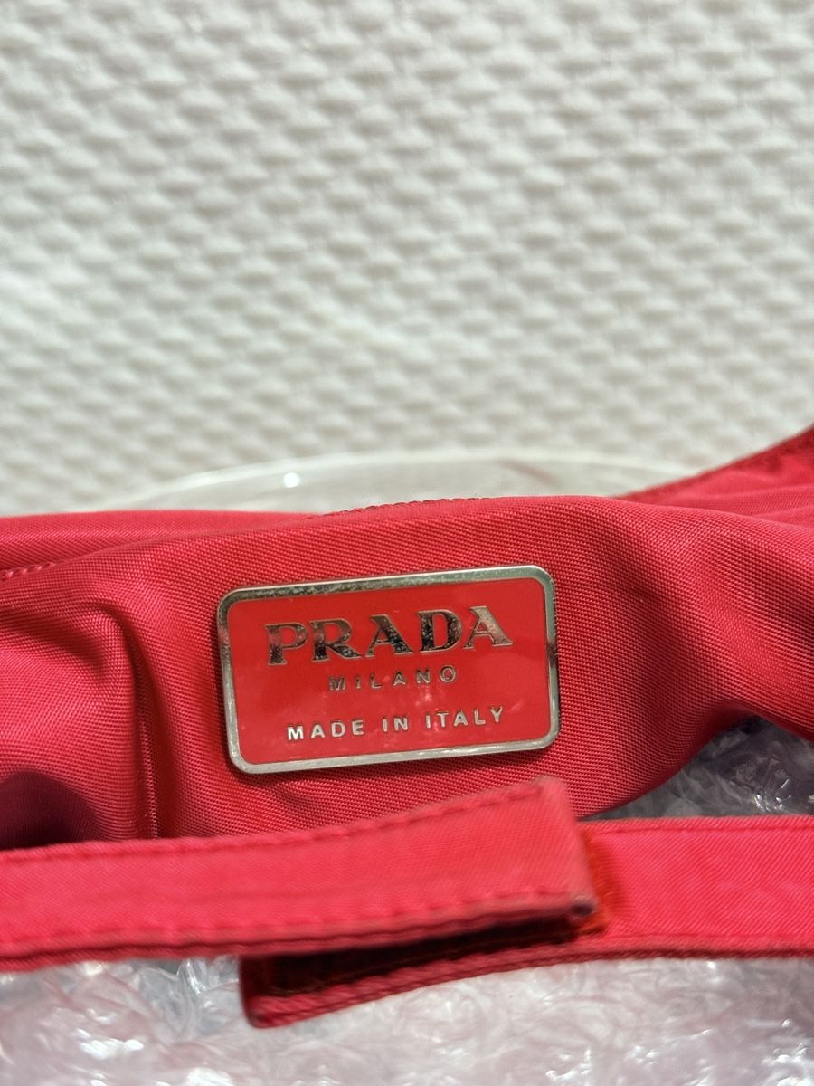 Prada Borse da donna: Prada Nylon Handbag Shoppers Acrylic Handle – Usato da Geneve venduto da DarlingVintage 6