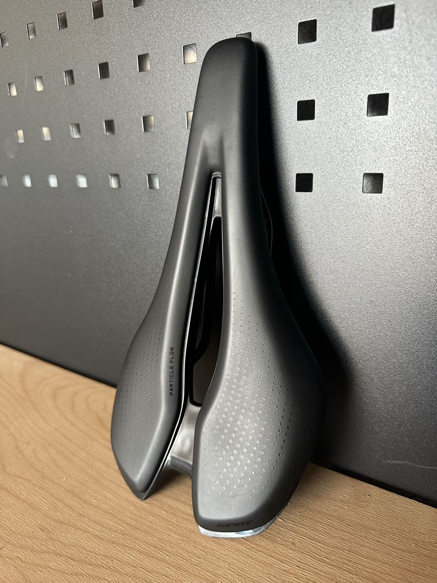 Giant Pezzi di ricambio: Selle de vélo route Giant Contact Dynamic – Usato da Boécourt venduto da Mv898 1