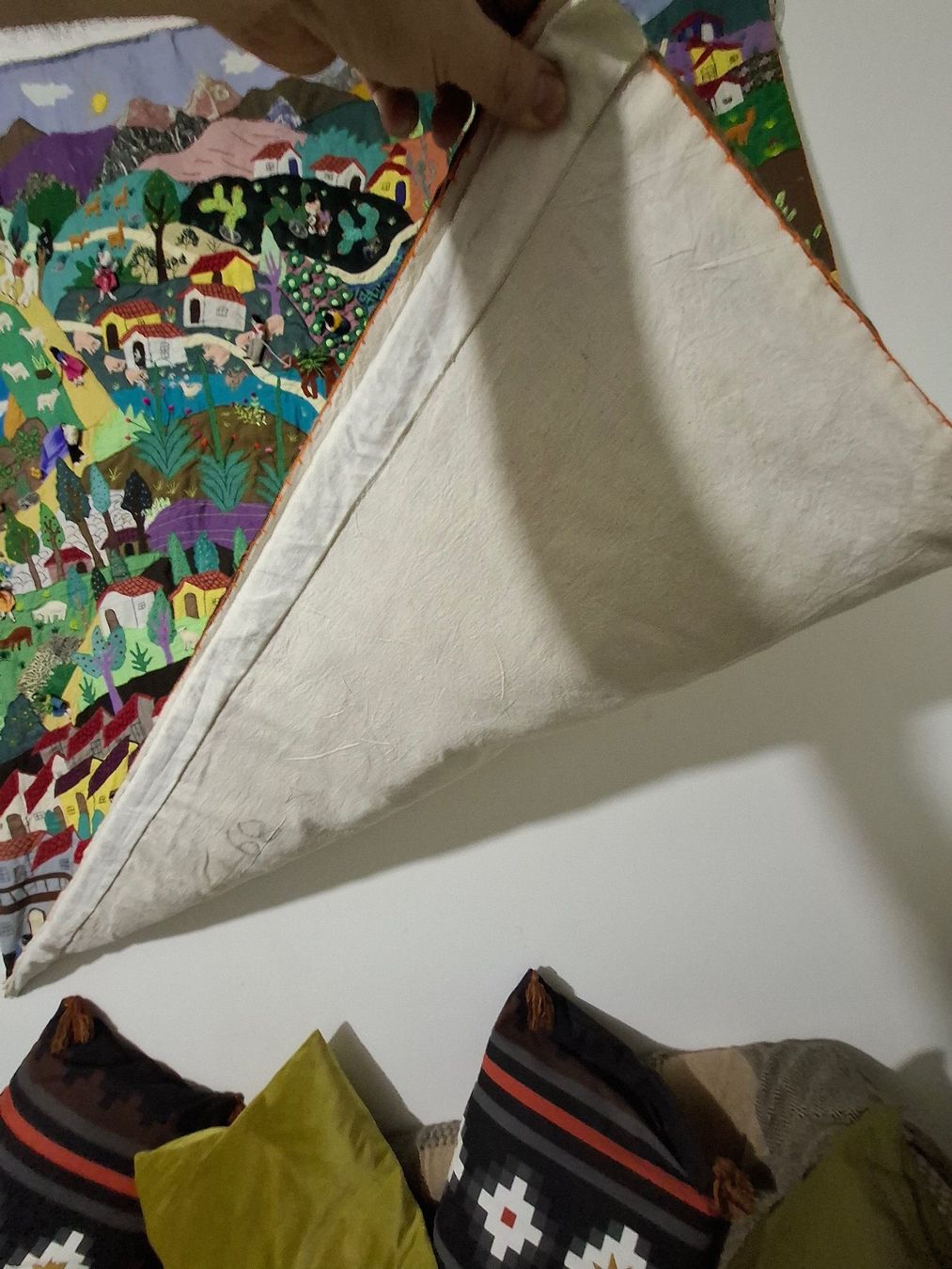 Tappeti: Grosser Wandteppich - 3D handgestickte Peruanisch Arpillera – Usato da Zürich venduto da bruzolda 9
