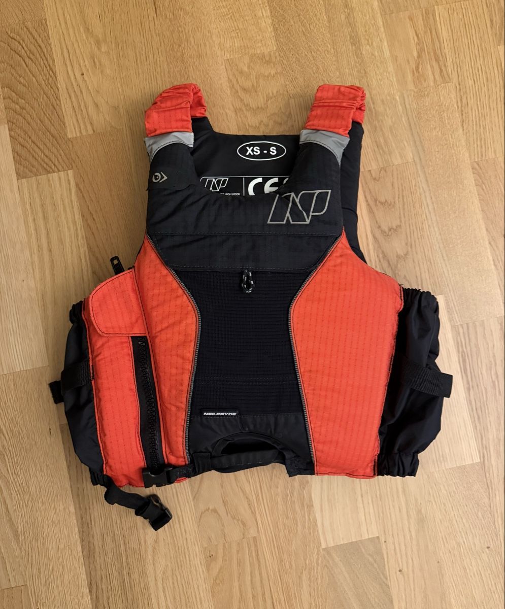 Giubbotti di salvataggio: Neilpryde Schwimmweste / Surfweste xs - s – Nuovo (secondo la descrizione) da Niederwangen BE venduto da SoLeDu